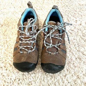 KEEN Women’s Wsterproof Hiking Trail Shoe 9.5